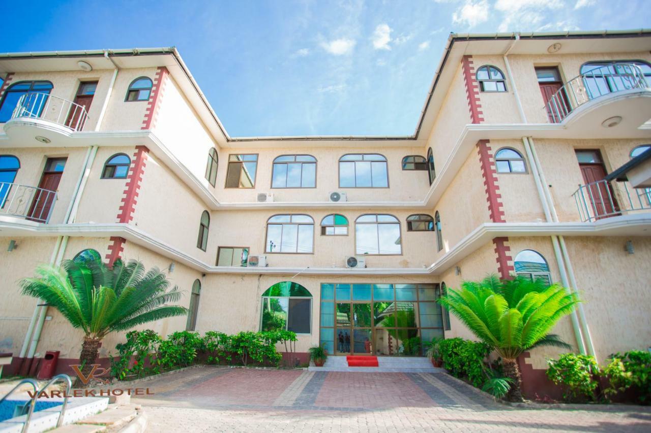 Varlek Hotel Дар ес Саалам Екстериор снимка