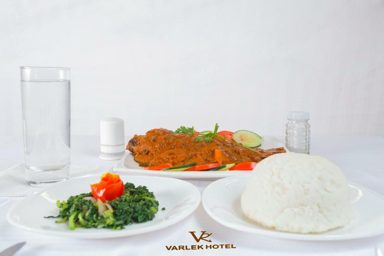 Varlek Hotel Дар ес Саалам Екстериор снимка